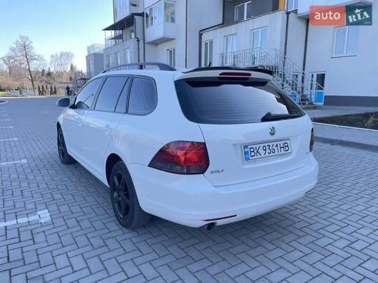 Volkswagen Golf
                            2010г. в рассрочку