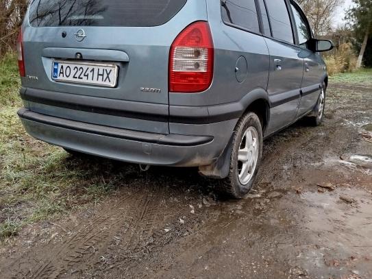 Opel Zafira 2003г. в рассрочку