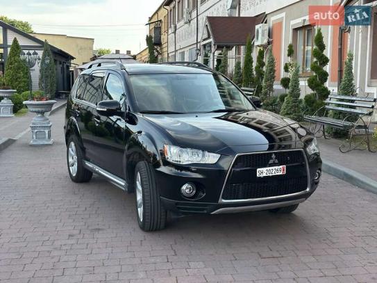 Mitsubishi Outlander 2011г. в рассрочку