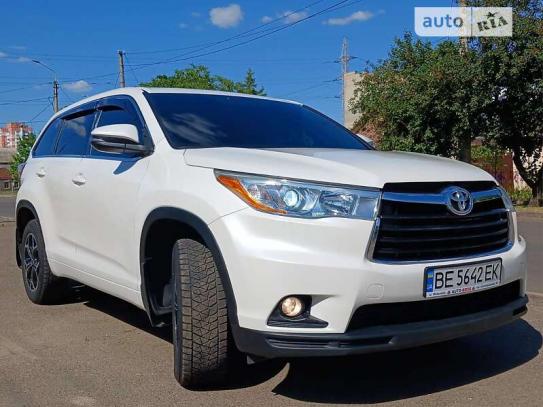 Toyota Highlander 2016г. в рассрочку