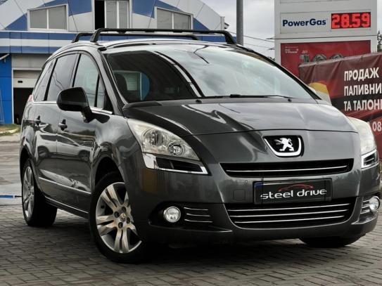 Peugeot 5008 2010р. у розстрочку