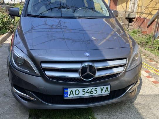 Mercedes-benz B-class
                         2017г. в рассрочку