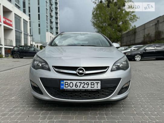 Opel Astra 2014г. в рассрочку