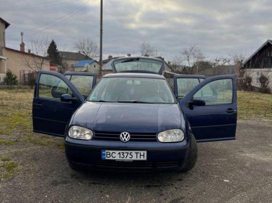 Volkswagen Golf                            2002г. в рассрочку