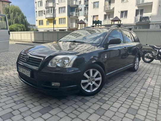 Toyota Avensis 2004г. в рассрочку