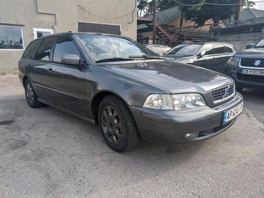 Volvo V40 2003г. в рассрочку