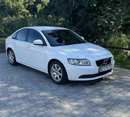 Volvo S40                             2010г. в рассрочку