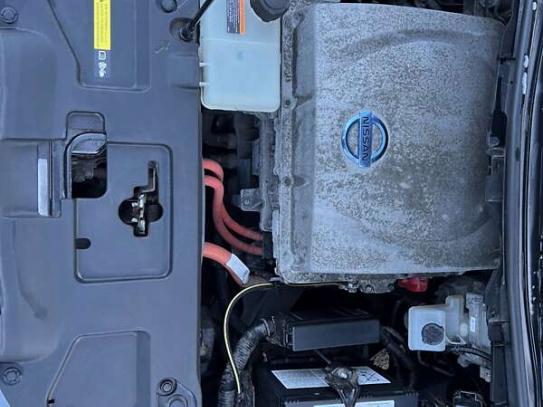 Nissan Leaf                            2013г. в рассрочку