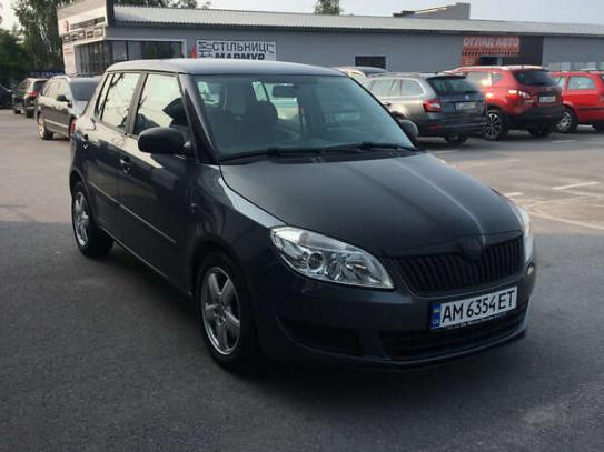 Skoda Fabia                           2011г. в рассрочку