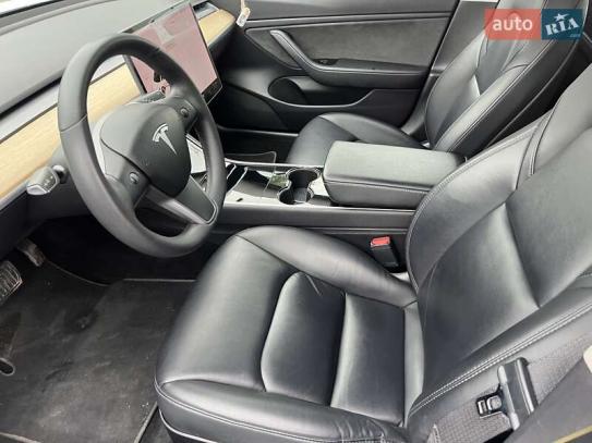 Tesla Model 3 2019г. в рассрочку