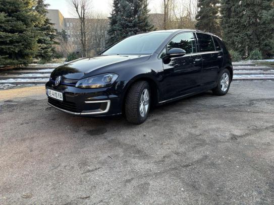 Volkswagen E-golf                          2015г. в рассрочку