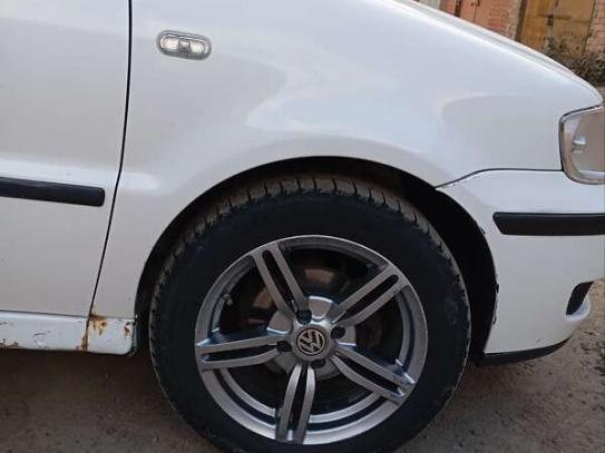 Volkswagen Polo                            2000г. в рассрочку