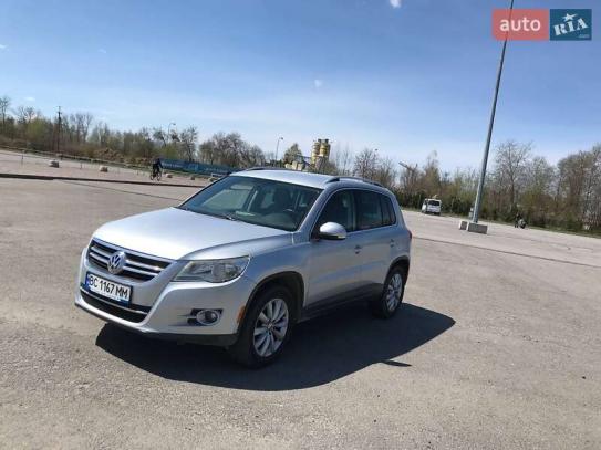 Volkswagen Tiguan 2010г. в рассрочку