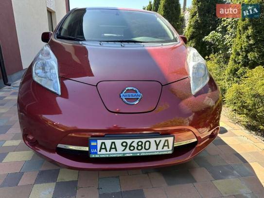 Nissan Leaf
                            2015г. в рассрочку
