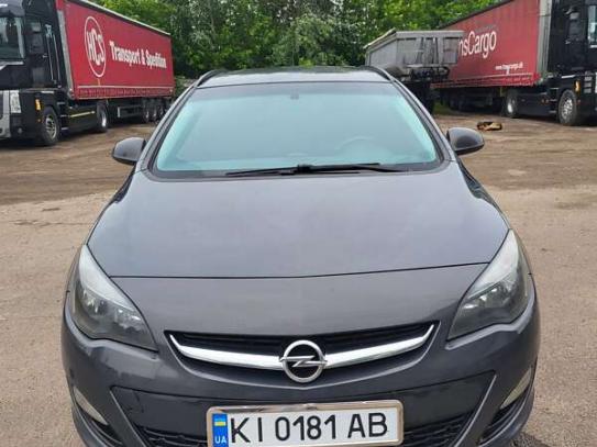 Opel Astra                           2014г. в рассрочку
