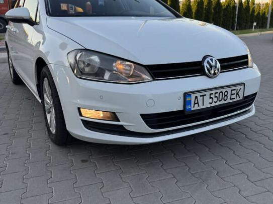 Volkswagen Golf                            2013г. в рассрочку