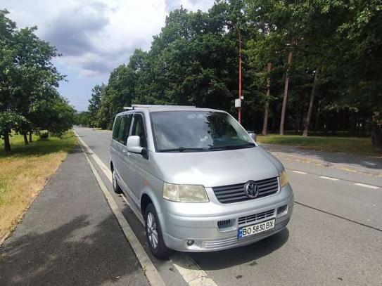Volkswagen Transporter                     2004г. в рассрочку
