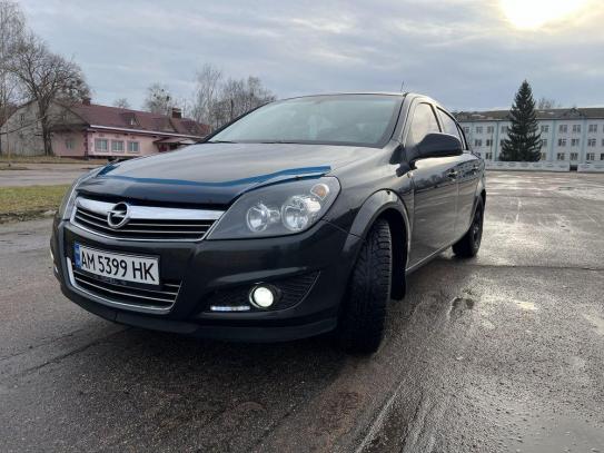 Opel Astra                           2012г. в рассрочку