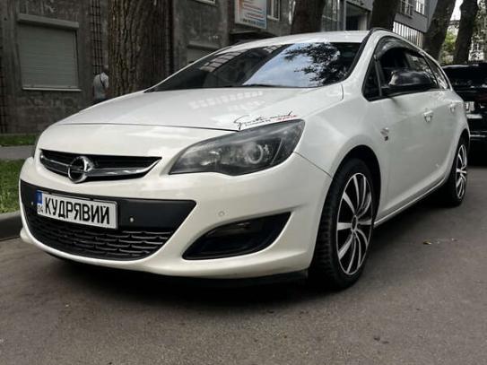 Opel Astra 2012г. в рассрочку