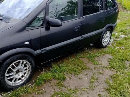 Opel Zafira                          2003г. в рассрочку