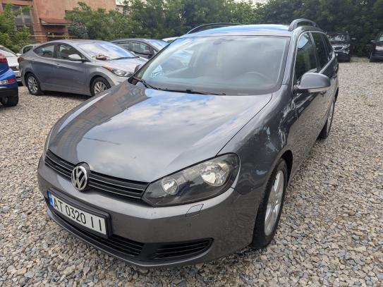 Volkswagen Golf
                            2010г. в рассрочку