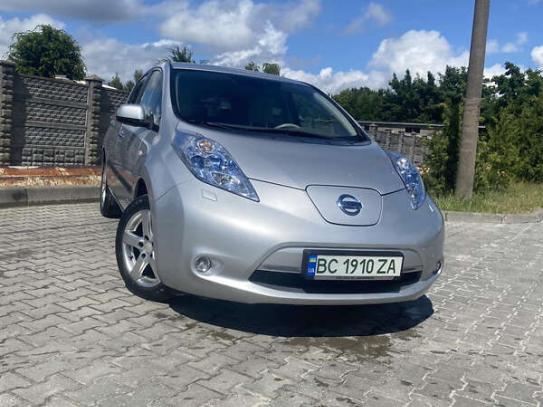 Nissan Leaf 2012г. в рассрочку