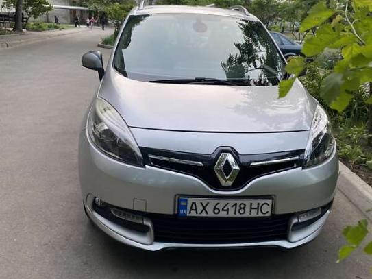 Renault Megane scenic                   2014г. в рассрочку