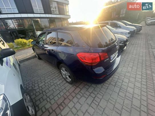 Opel Astra 2011р. у розстрочку