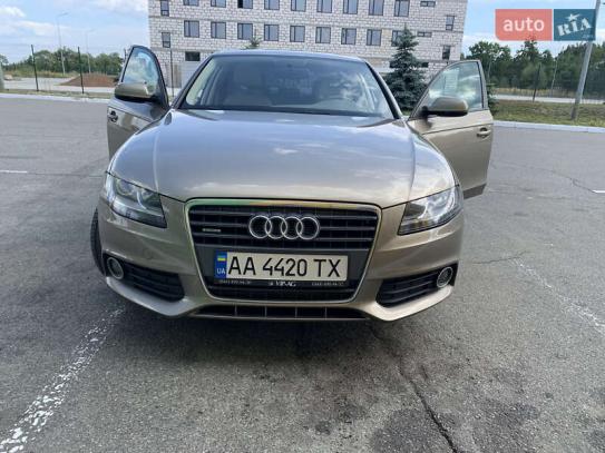 Audi A4                              2010г. в рассрочку