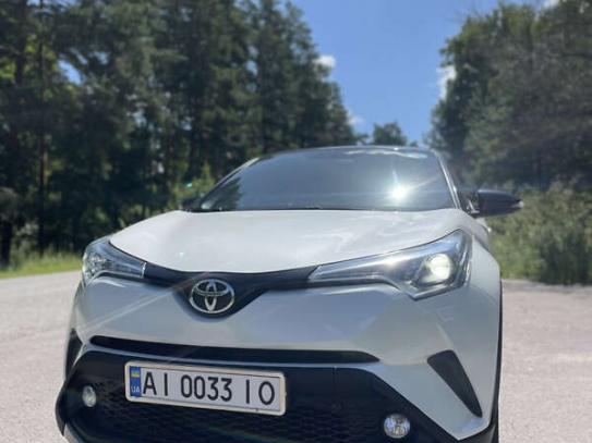 Toyota C-hr                            2016г. в рассрочку