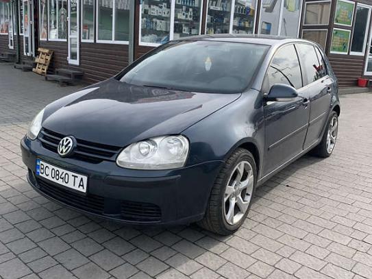 Volkswagen Golf                            2005г. в рассрочку