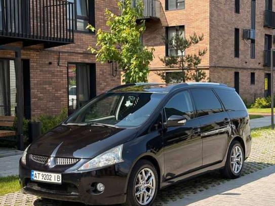 Mitsubishi Grandis
                         2008г. в рассрочку