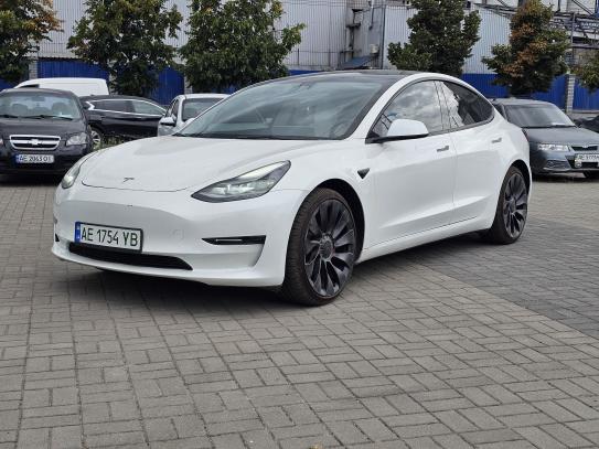 Tesla Model 3 2023г. в рассрочку