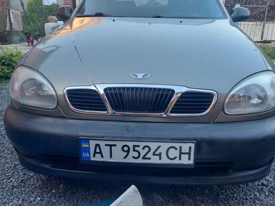 Daewoo Lanos 2002р. у розстрочку