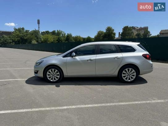 Opel Astra 2013г. в рассрочку