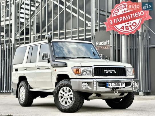 Toyota Land cruiser                    2014г. в рассрочку