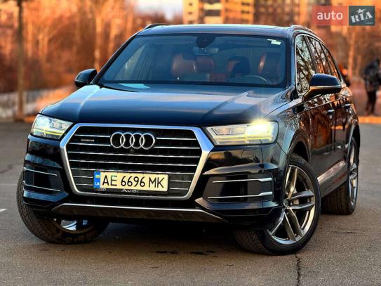 Audi Q7                              2018г. в рассрочку