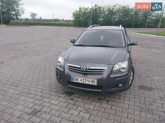 Toyota Avensis                         2007г. в рассрочку