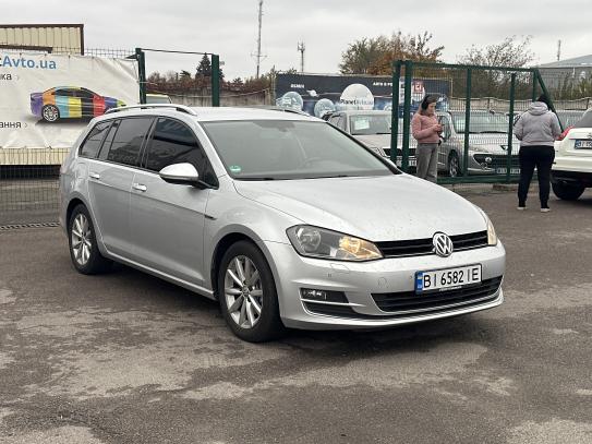 Volkswagen Golf 2015р. у розстрочку