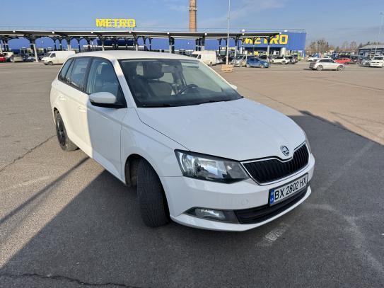 Skoda Fabia 2015г. в рассрочку