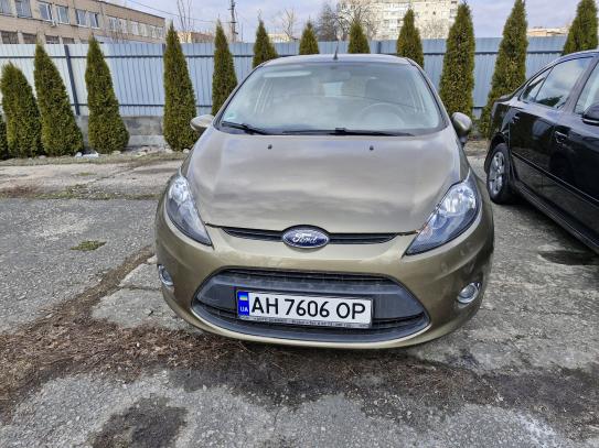 Ford Fiesta                          2011г. в рассрочку