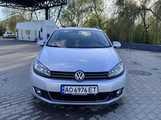 Volkswagen Golf
                            2011г. в рассрочку