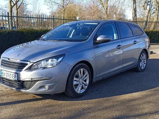 Peugeot 308                             2015г. в рассрочку