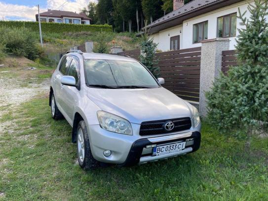 Toyota Rav4 2006р. у розстрочку