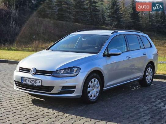 Volkswagen Golf 2015р. у розстрочку