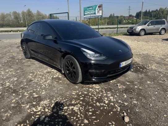 Tesla Model 3 2020р. у розстрочку