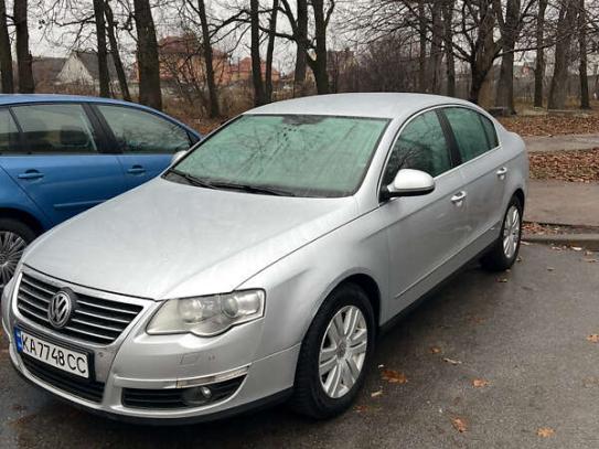 Volkswagen Passat                          2005г. в рассрочку