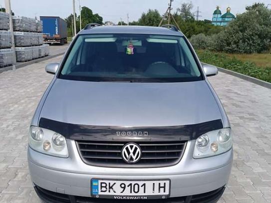 Volkswagen Touran
                          2004г. в рассрочку