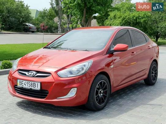 Hyundai Accent                          2011г. в рассрочку