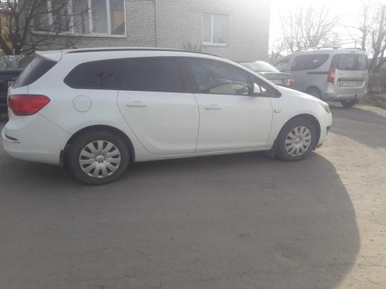 Opel Astra                           2014г. в рассрочку